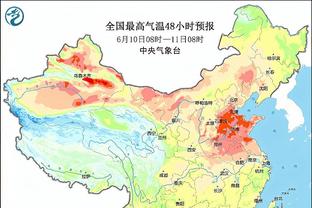 稳定高效！詹姆斯半场10中7贡献18分8助 三分4中3